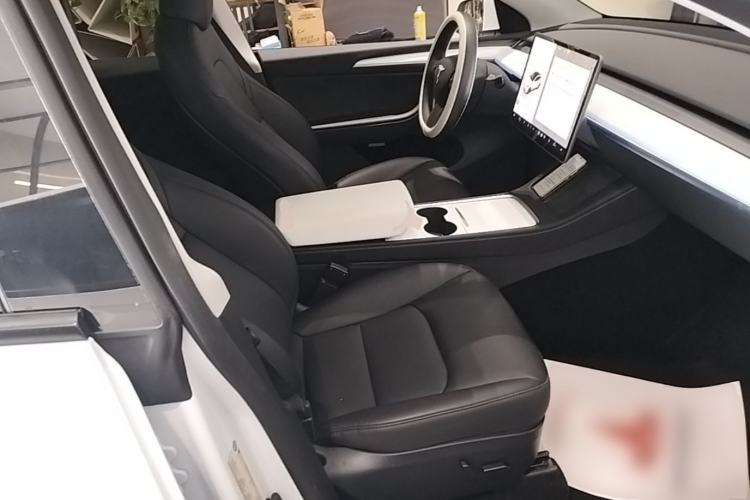 Used Tesla Model Y 2024 Rear-Wheel-Drive Version Right Front Seat