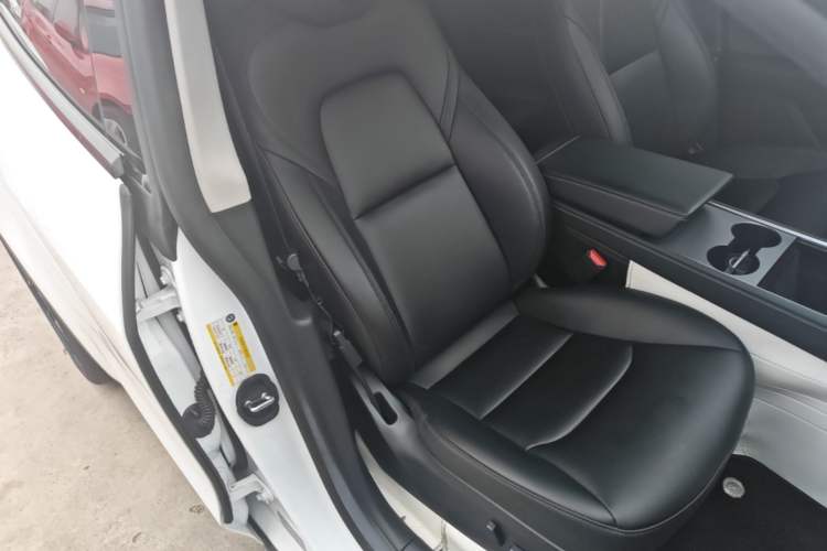 Used Tesla Model Y 2024 Rear-Wheel-Drive Version Right Front Seat