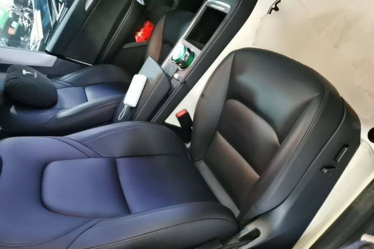 Used Tesla Model Y 2024 Rear-Wheel-Drive Version Right Front Seat