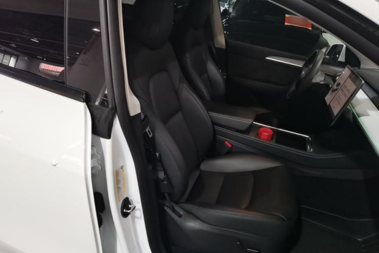 Used Tesla Model Y 2024 Rear-Wheel-Drive Version Right Front Seat
