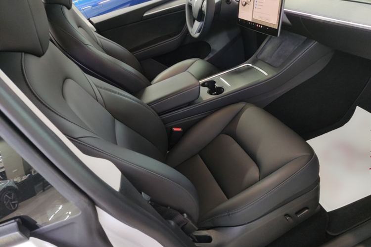 Used Tesla Model Y 2024 Rear-Wheel-Drive Version Right Front Seat