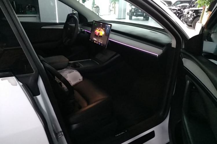 Used Tesla Model Y 2024 Rear-Wheel-Drive Version Right Front Seat