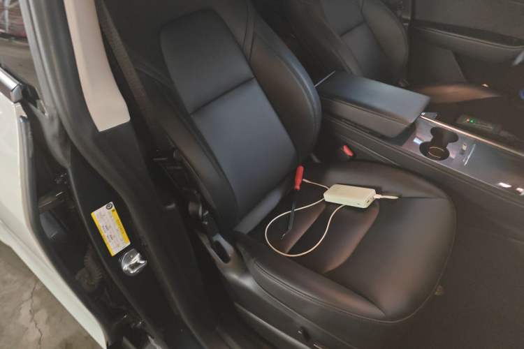 Used Tesla Model Y 2024 Rear-Wheel-Drive Version Right Front Seat
