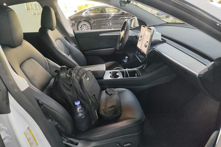 Used Tesla Model Y 2024 Rear-Wheel-Drive Version Right Front Seat