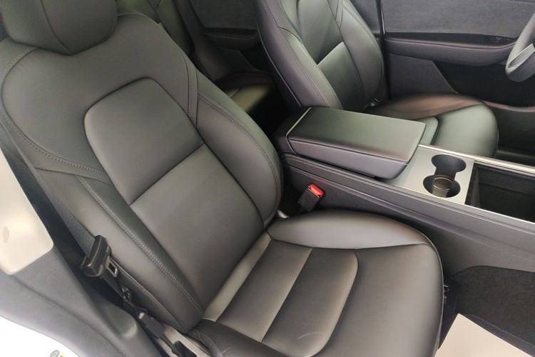 Used Tesla Model Y 2024 Rear-Wheel-Drive Version Right Front Seat