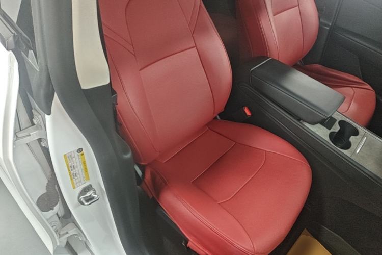 Used Tesla Model Y 2024 Rear-Wheel-Drive Version Right Front Seat