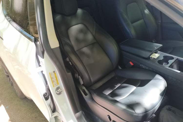 Used Tesla Model Y 2024 Rear-Wheel-Drive Version Right Front Seat
