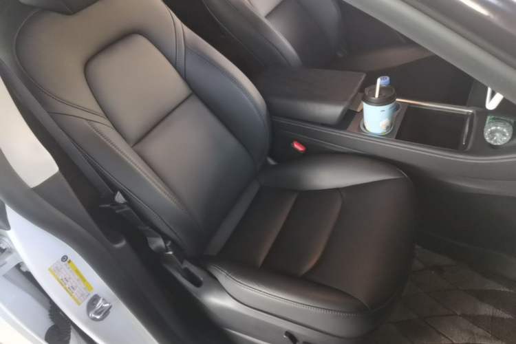 Used Tesla Model Y 2024 Rear-Wheel-Drive Version Right Front Seat