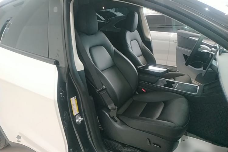 Used Tesla Model Y 2024 Rear-Wheel-Drive Version Right Front Seat