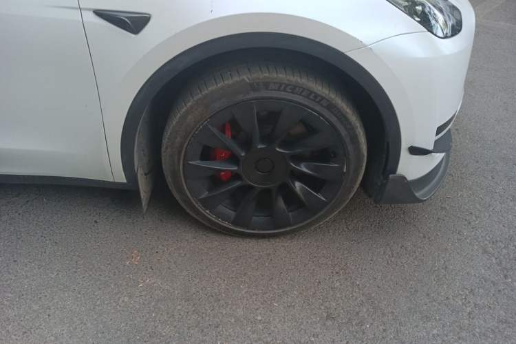 Used Tesla Model Y 2024 Rear-Wheel-Drive Version Right Front Wheel Hub