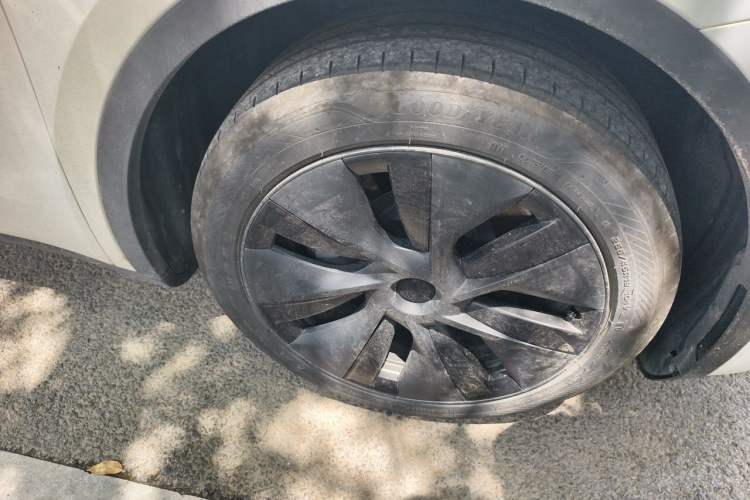 Used Tesla Model Y 2024 Rear-Wheel-Drive Version Right Front Wheel Hub