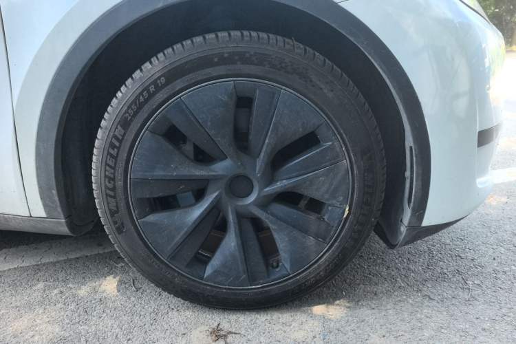 Used Tesla Model Y 2024 Rear-Wheel-Drive Version Right Front Wheel Hub