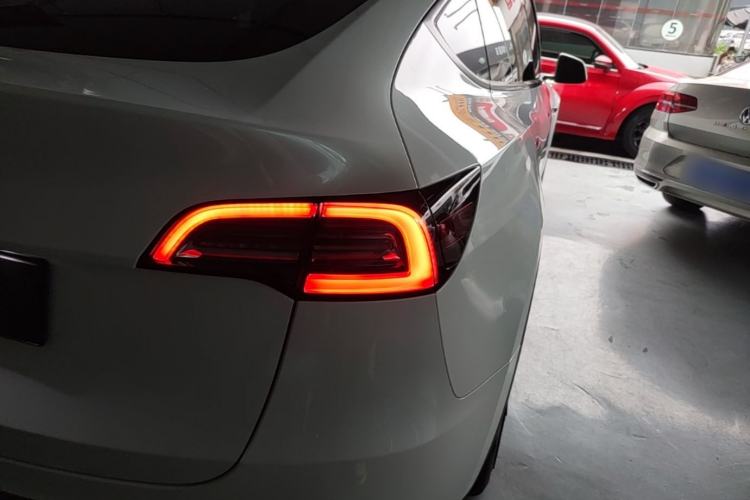 Used Tesla Model Y 2024 Rear-Wheel-Drive Version Right Rear Taillight