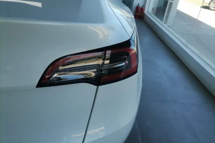 Used Tesla Model Y 2024 Rear-Wheel-Drive Version Right Rear Taillight