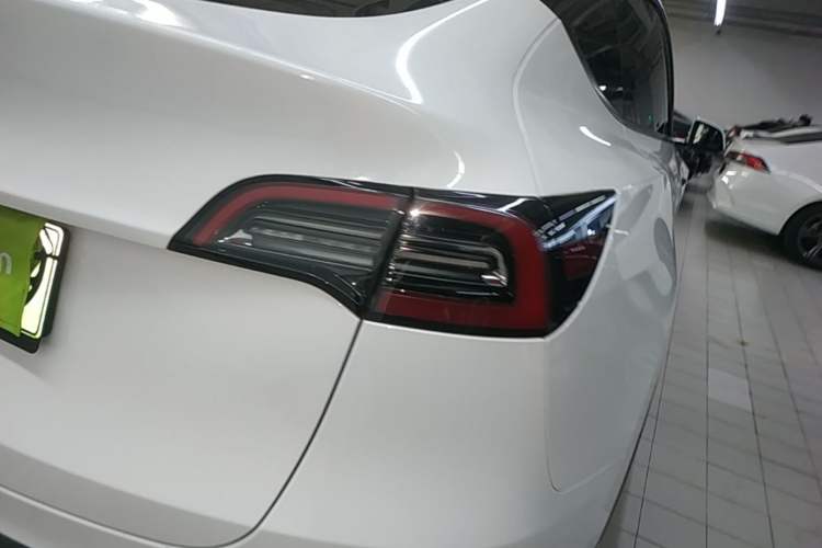 Used Tesla Model Y 2024 Rear-Wheel-Drive Version Right Rear Taillight