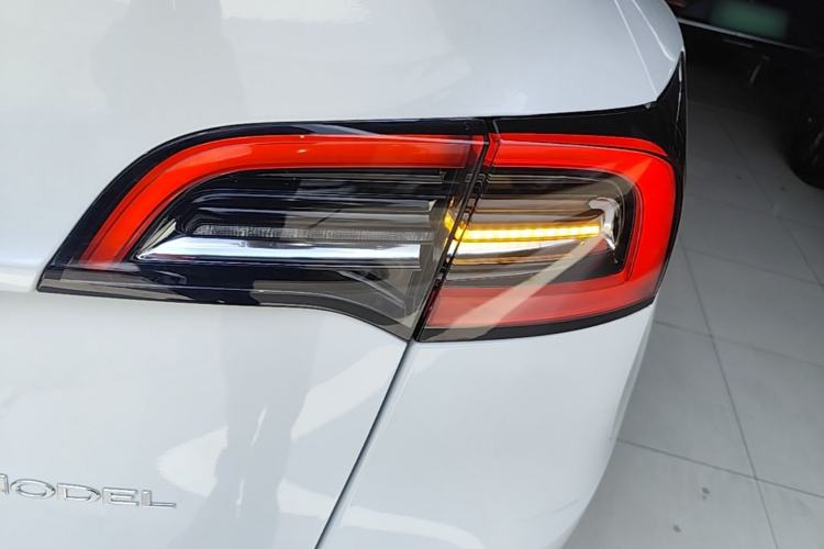 Used Tesla Model Y 2024 Rear-Wheel-Drive Version Right Rear Taillight