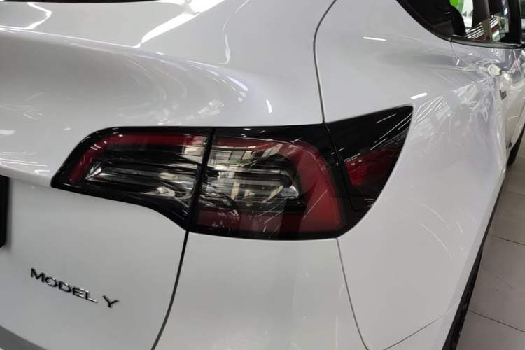 Used Tesla Model Y 2024 Rear-Wheel-Drive Version Right Rear Taillight