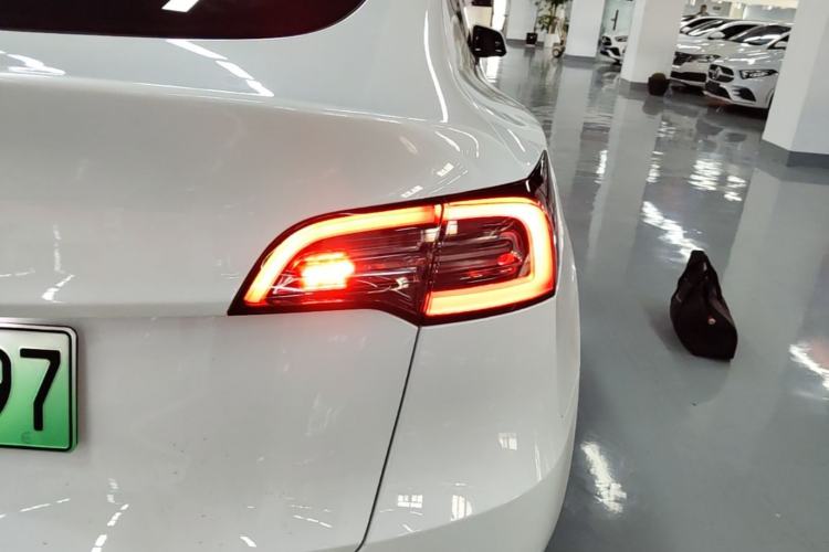 Used Tesla Model Y 2024 Rear-Wheel-Drive Version Right Rear Taillight