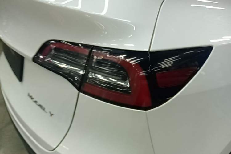 Used Tesla Model Y 2024 Rear-Wheel-Drive Version Right Rear Taillight