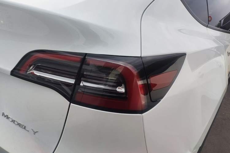 Used Tesla Model Y 2024 Rear-Wheel-Drive Version Right Rear Taillight