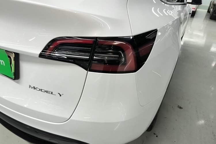 Used Tesla Model Y 2024 Rear-Wheel-Drive Version Right Rear Taillight
