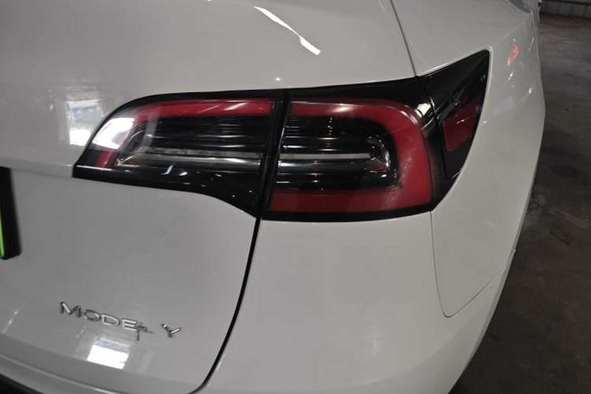 Used Tesla Model Y 2024 Rear-Wheel-Drive Version Right Rear Taillight