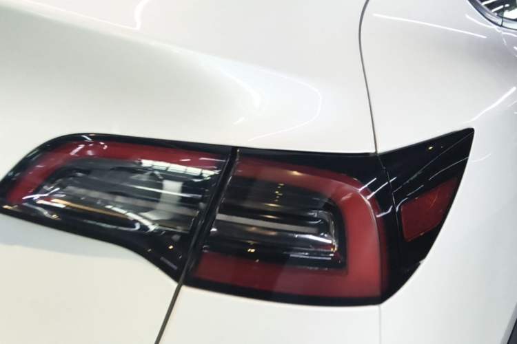 Used Tesla Model Y 2024 Rear-Wheel-Drive Version Right Rear Taillight