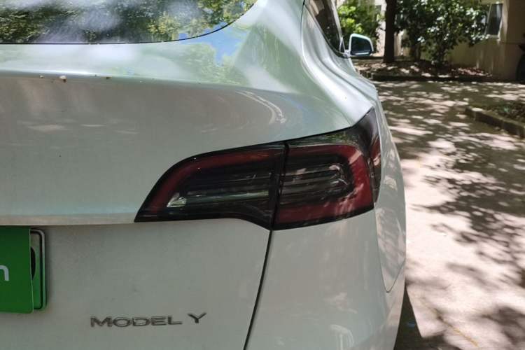Used Tesla Model Y 2024 Rear-Wheel-Drive Version Right Rear Taillight