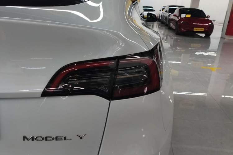 Used Tesla Model Y 2024 Long-Range All-Wheel-Drive Version Right Rear Taillight