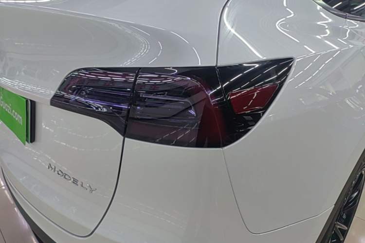 Used Tesla Model Y 2024 Rear-Wheel-Drive Version Right Rear Taillight