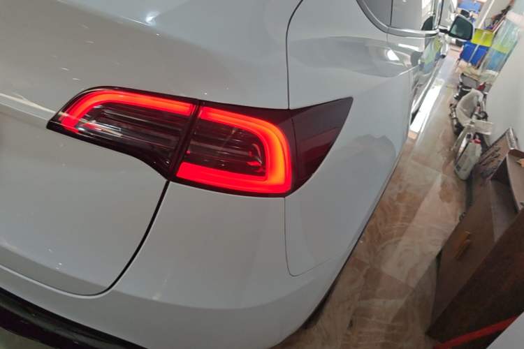 Used Tesla Model Y 2024 Rear-Wheel-Drive Version Right Rear Taillight