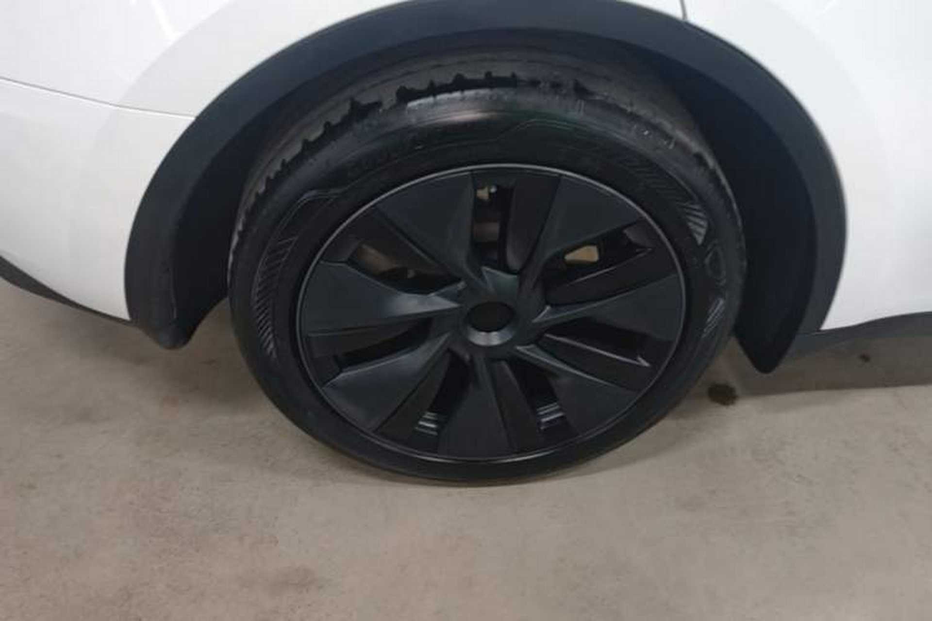 Used Tesla Model Y 2024 Rear-Wheel-Drive Version Right Rear Wheel Hub