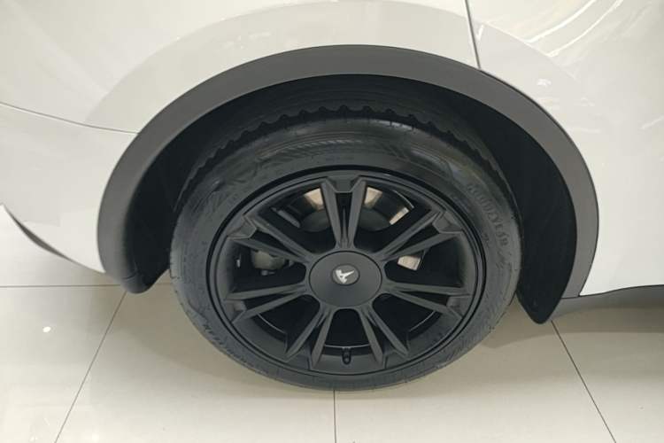 Used Tesla Model Y 2024 Rear-Wheel-Drive Version Right Rear Wheel Hub