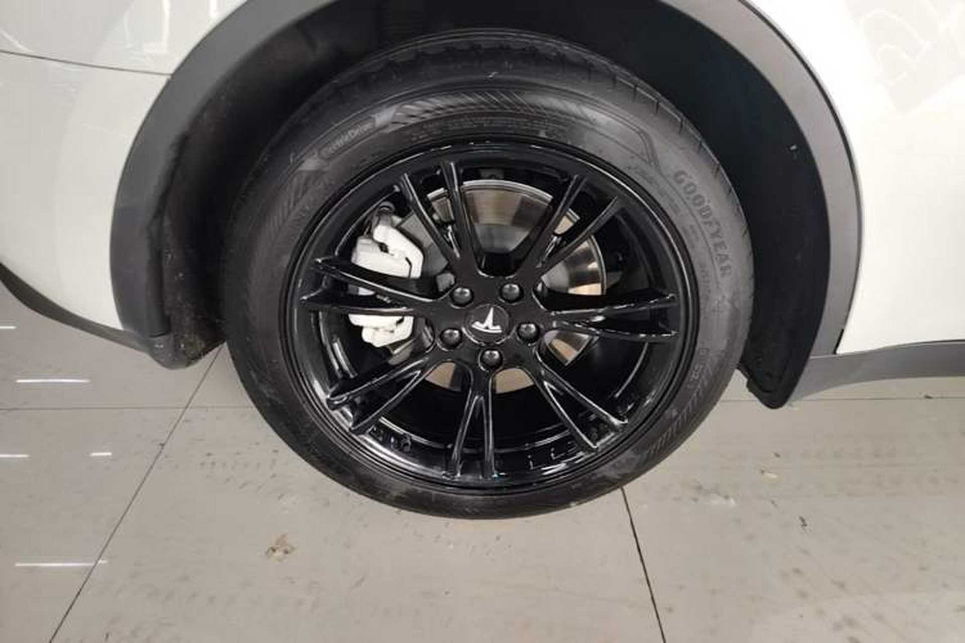 Used Tesla Model Y 2024 Rear-Wheel-Drive Version Right Rear Wheel Hub
