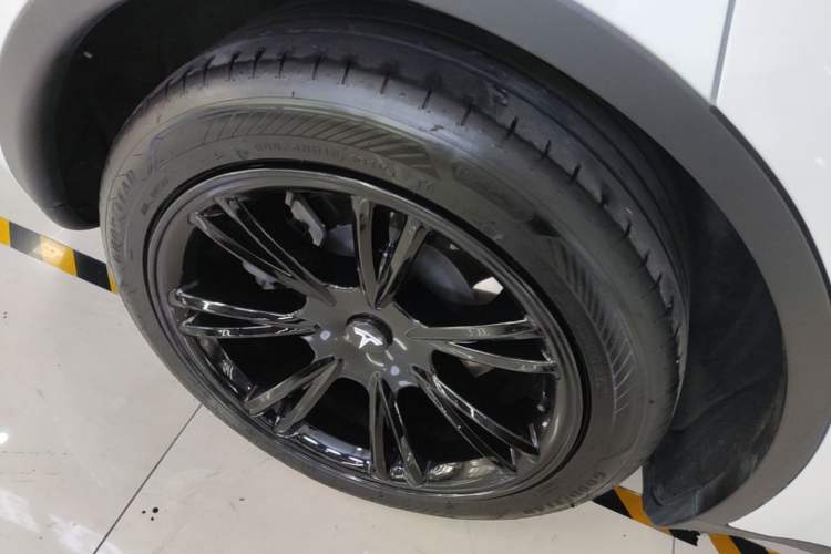 Used Tesla Model Y 2024 Rear-Wheel-Drive Version Right Rear Wheel Hub