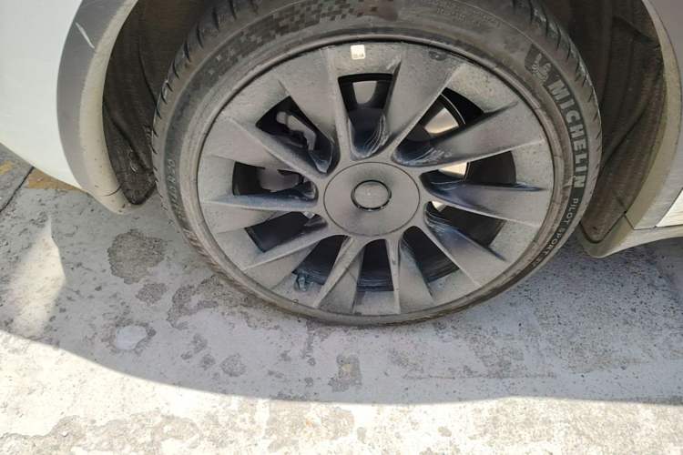Used Tesla Model Y 2024 Rear-Wheel-Drive Version Right Rear Wheel Hub