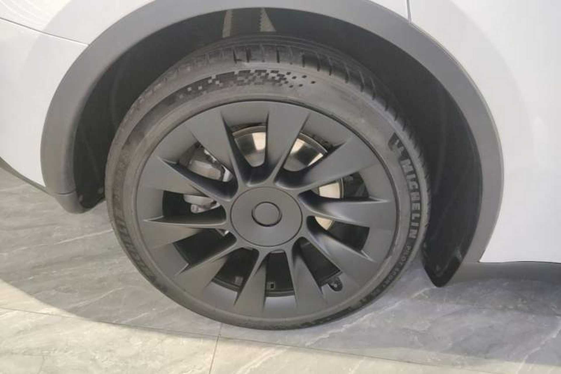 Used Tesla Model Y 2024 Rear-Wheel-Drive Version Right Rear Wheel Hub
