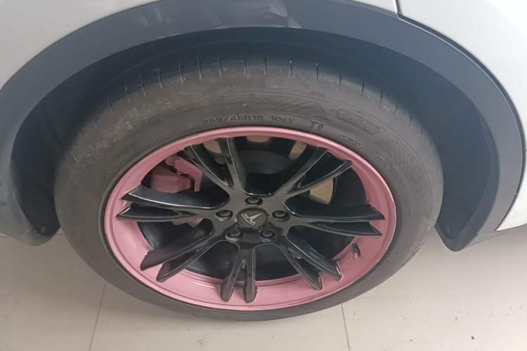 Used Tesla Model Y 2024 Rear-Wheel-Drive Version Right Rear Wheel Hub