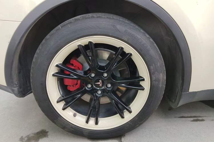 Used Tesla Model Y 2024 Rear-Wheel-Drive Version Right Rear Wheel Hub