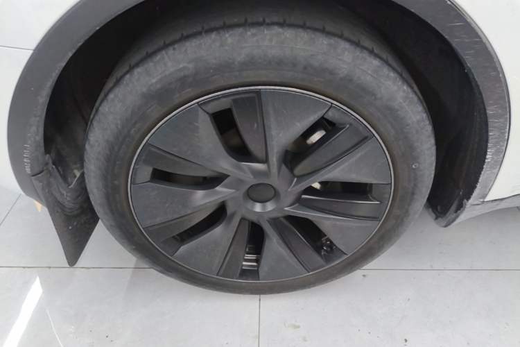 Used Tesla Model Y 2024 Rear-Wheel-Drive Version Right Rear Wheel Hub
