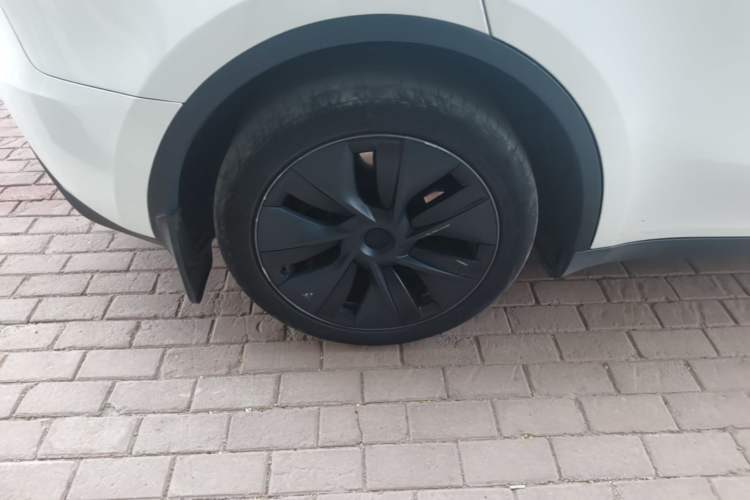 Used Tesla Model Y 2024 Rear-Wheel-Drive Version Right Rear Wheel Hub