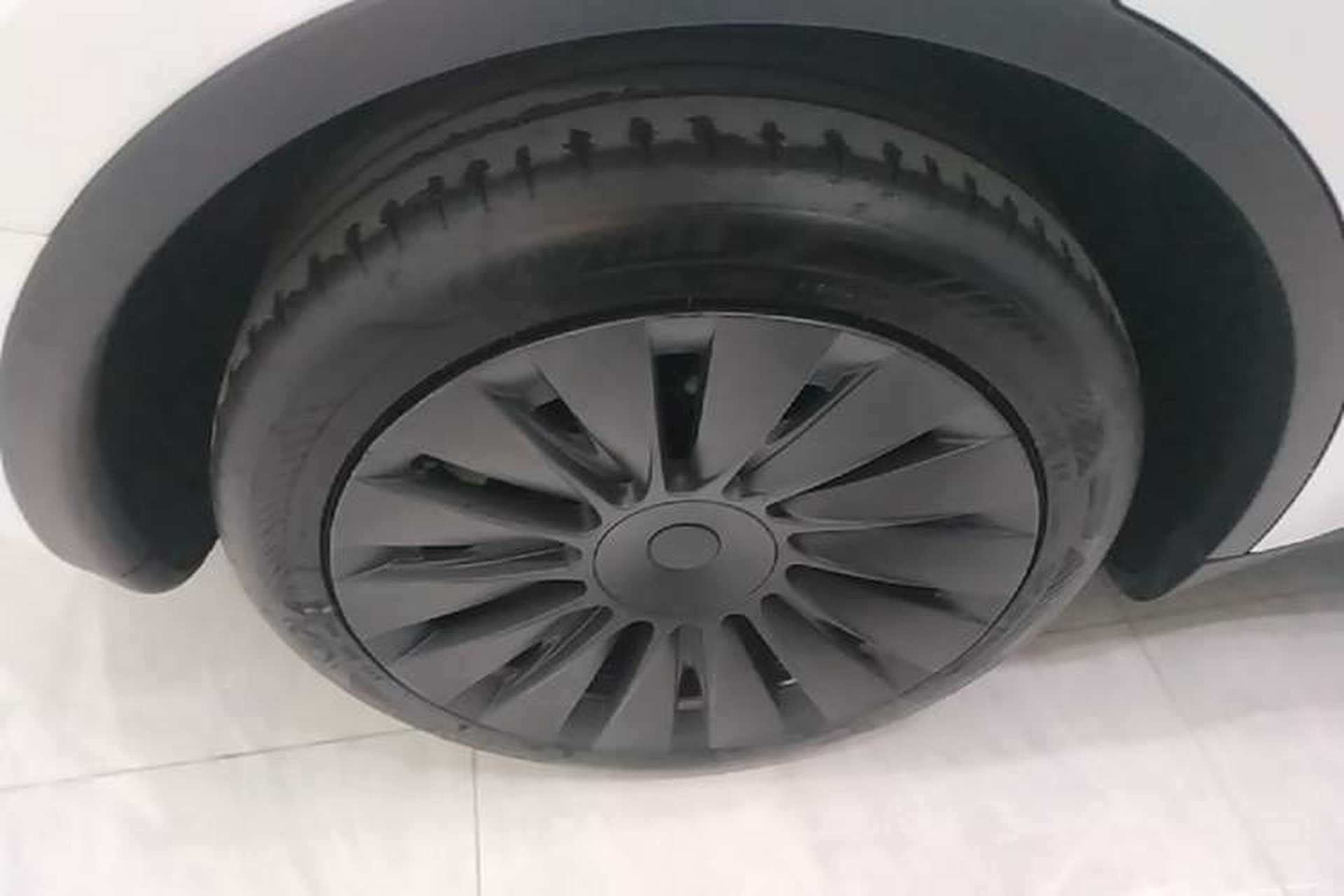 Used Tesla Model Y 2024 Rear-Wheel-Drive Version Right Rear Wheel Hub