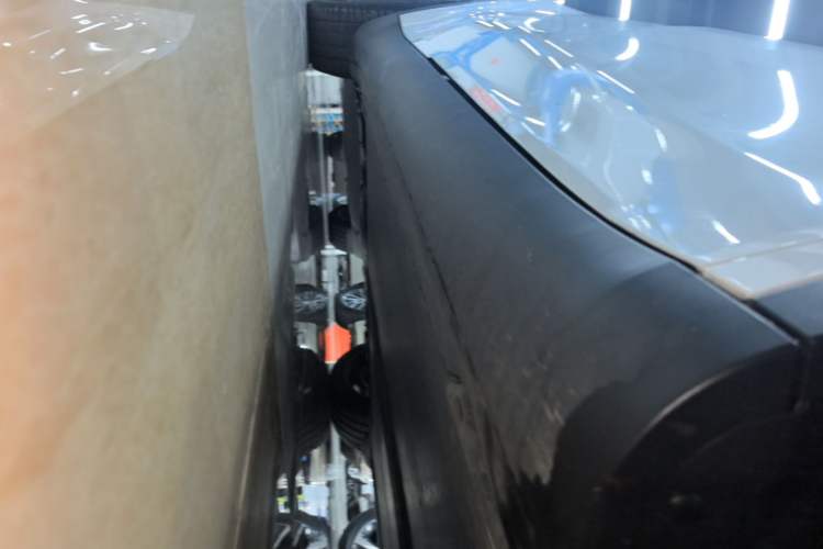 Used Tesla Model Y 2024 Rear-Wheel-Drive Version Right Side Sill