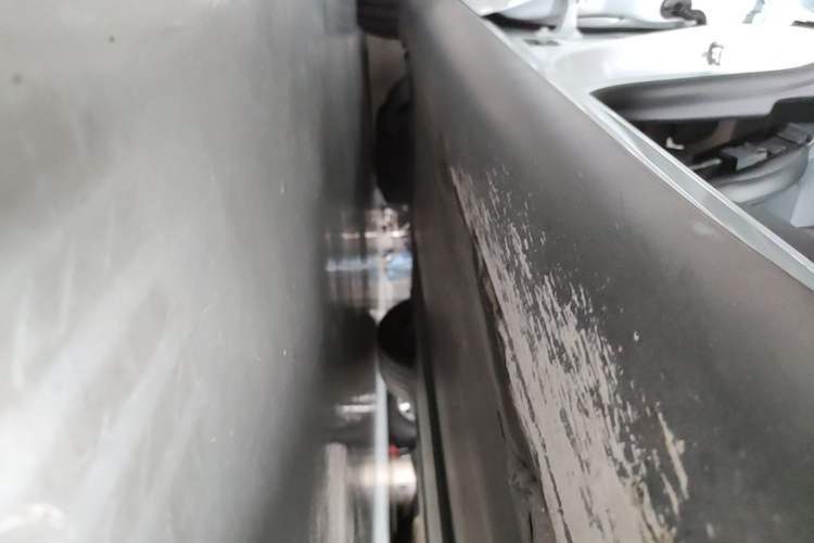 Used Tesla Model Y 2024 Rear-Wheel-Drive Version Right Side Sill