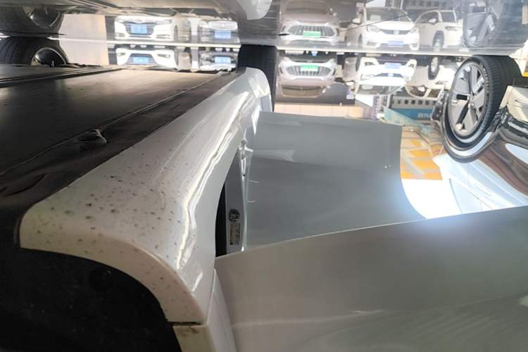 Used Tesla Model Y 2024 Rear-Wheel-Drive Version Right Side Sill