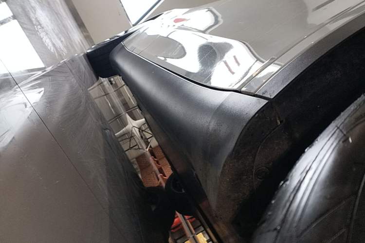Used Tesla Model Y 2024 Rear-Wheel-Drive Version Right Side Sill