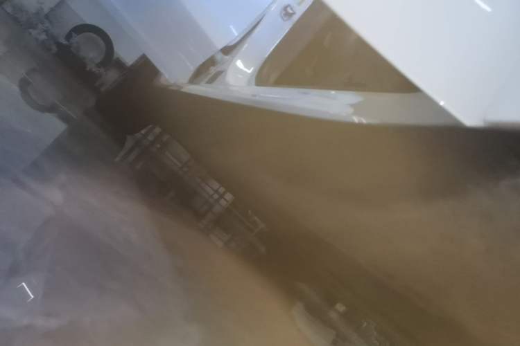 Used Tesla Model Y 2024 Rear-Wheel-Drive Version Right Side Sill