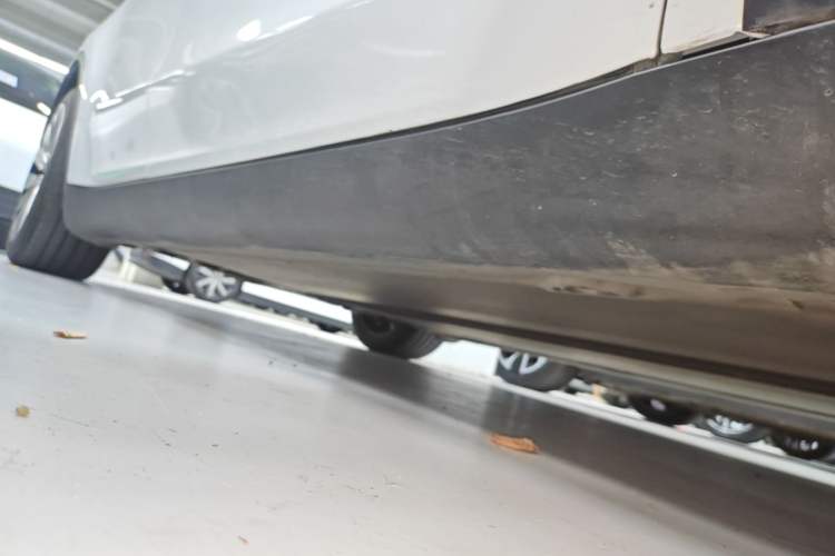 Used Tesla Model Y 2024 Rear-Wheel-Drive Version Right Side Sill