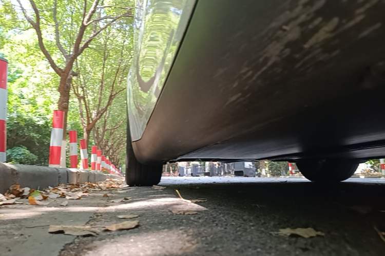 Used Tesla Model Y 2024 Rear-Wheel-Drive Version Right Side Sill