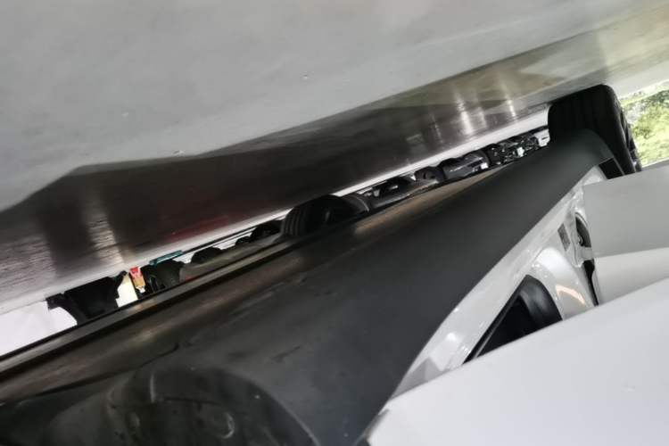 Used Tesla Model Y 2024 Rear-Wheel-Drive Version Right Side Sill